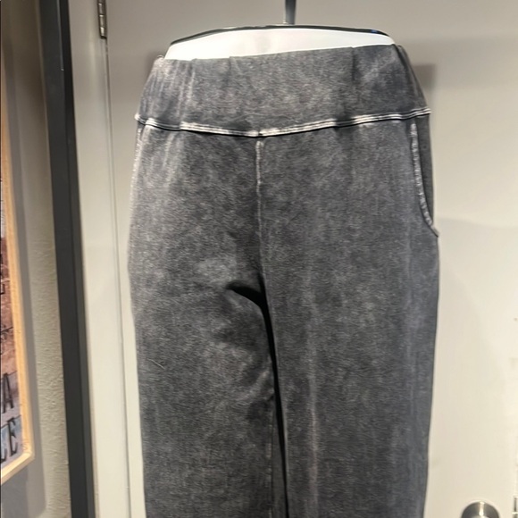 Gray Wide Leg Pants with Elastic Waistband - Picture 2 of 10